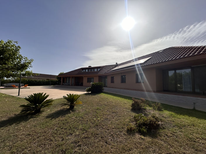 Image No.23-4 Bed Property for sale