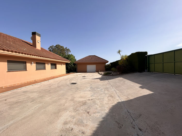 Image No.27-4 Bed Property for sale