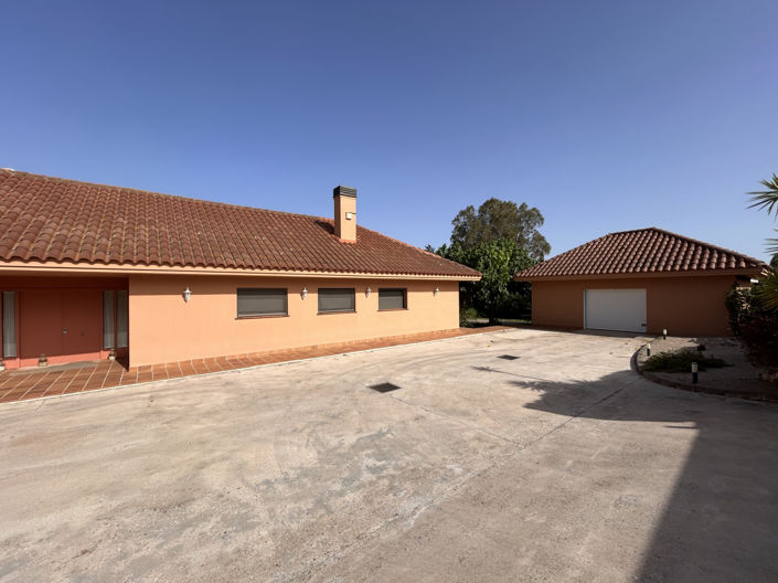 Image No.28-4 Bed Property for sale