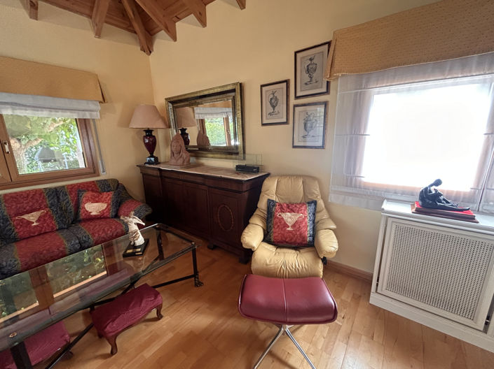 Image No.41-4 Bed Property for sale
