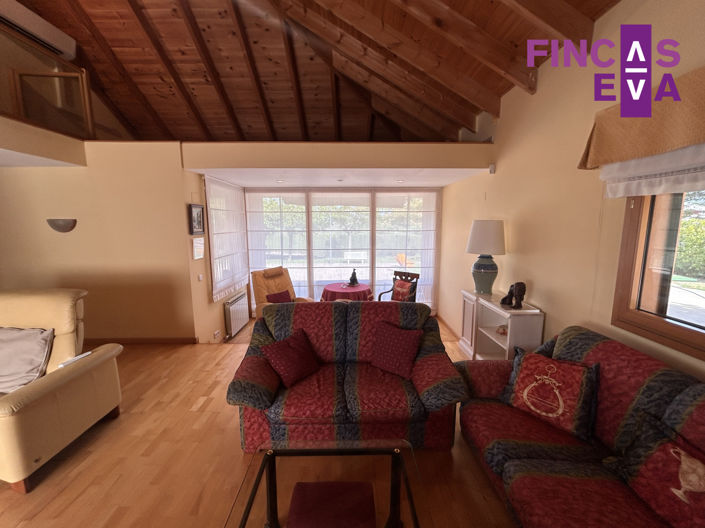 Image No.41-4 Bed Property for sale