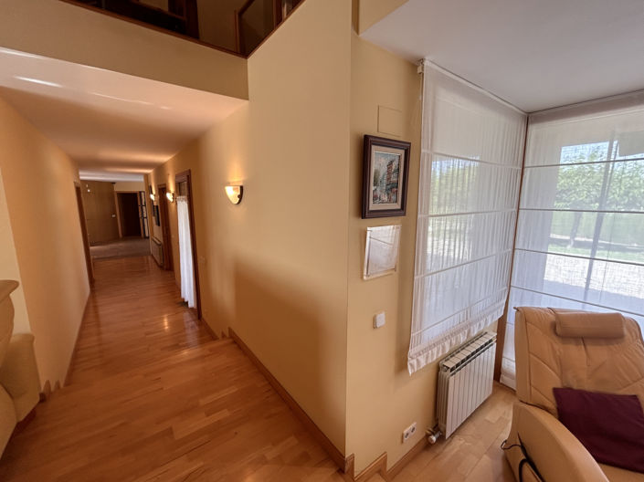 Image No.47-4 Bed Property for sale