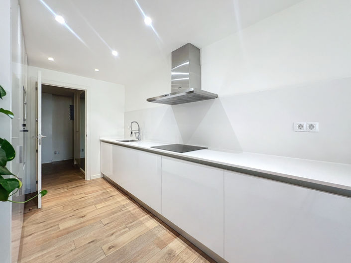 Image No.11-4 Bed Property for sale