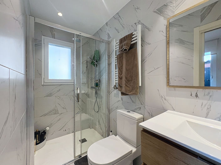 Image No.19-4 Bed Property for sale