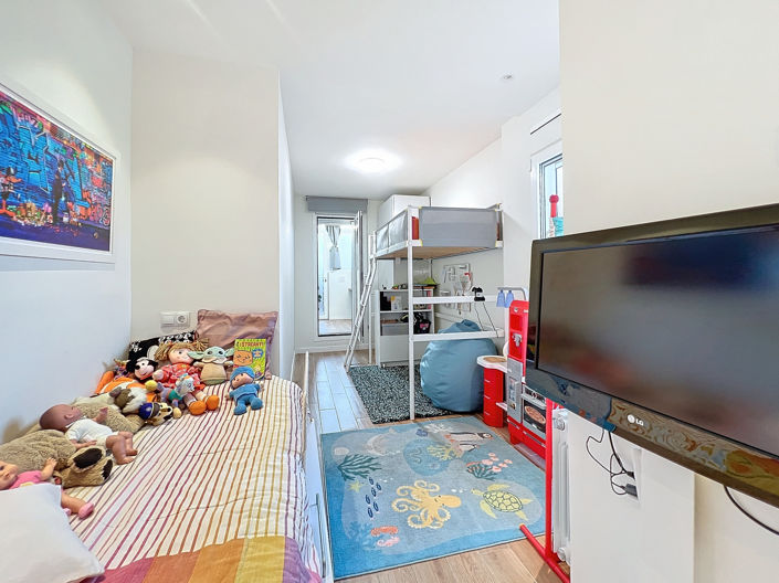 Image No.20-4 Bed Property for sale