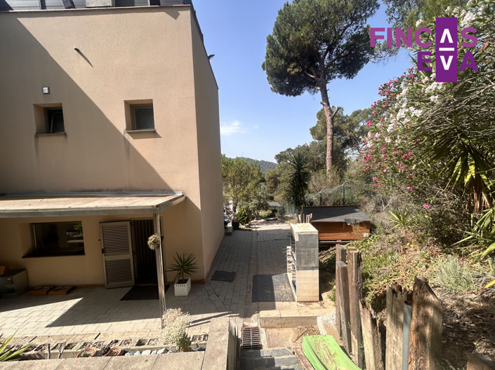 Image No.12-4 Bed Property for sale