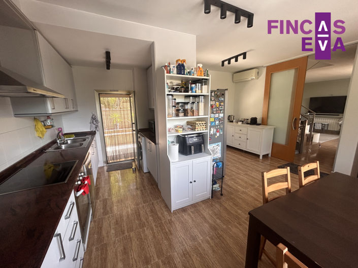 Image No.25-4 Bed Property for sale