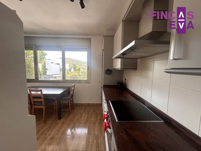 Image No.28-4 Bed Property for sale