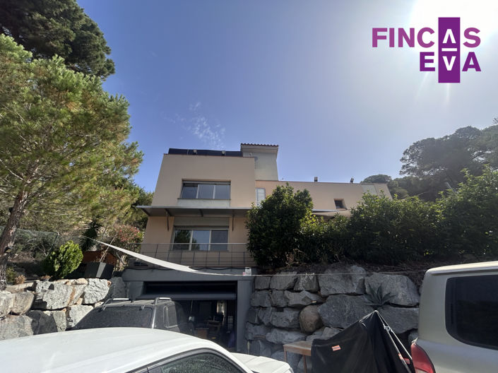 Image No.5-4 Bed Property for sale