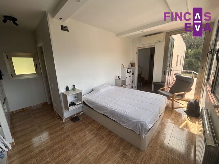 Image No.48-4 Bed Property for sale