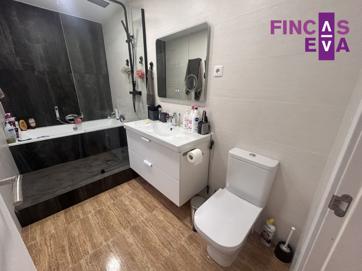 Image No.50-4 Bed Property for sale