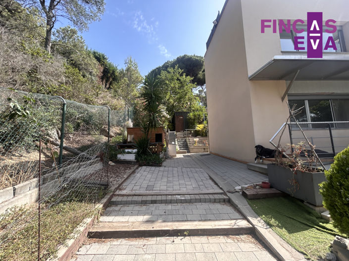 Image No.6-4 Bed Property for sale