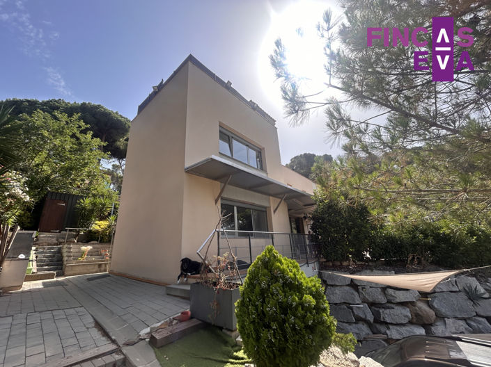 Image No.7-4 Bed Property for sale