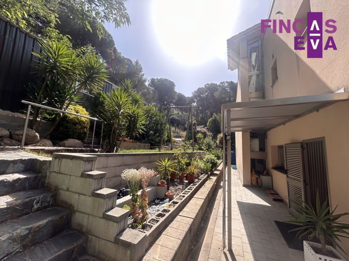 Image No.10-4 Bed Property for sale