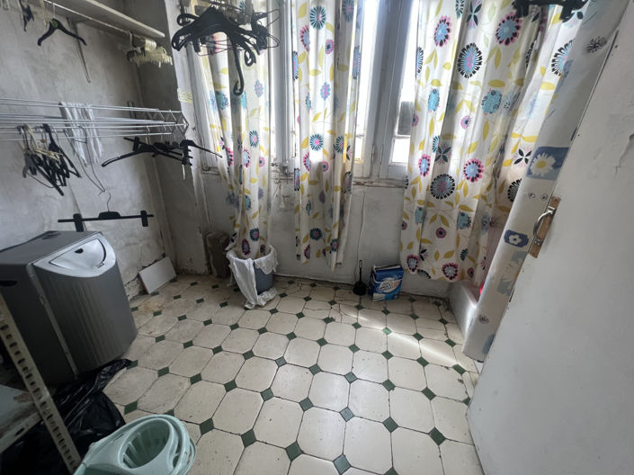 Image No.4-4 Bed Property for sale