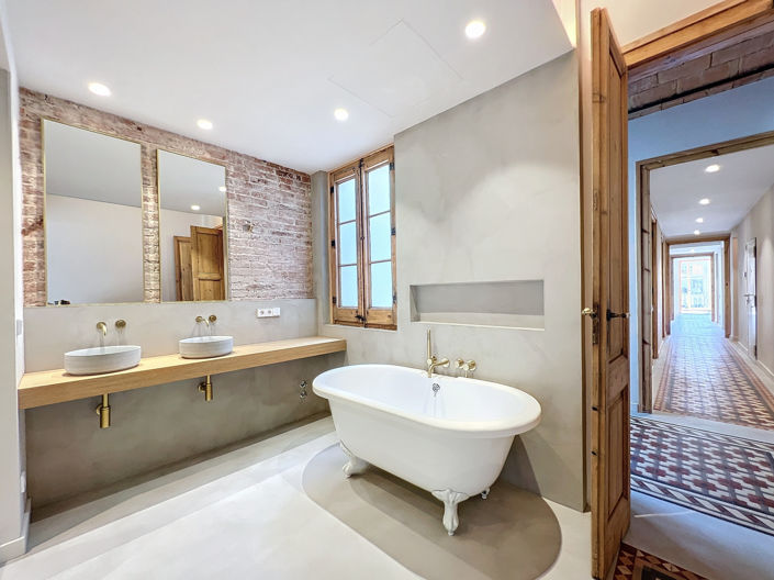 Image No.42-3 Bed Property for sale