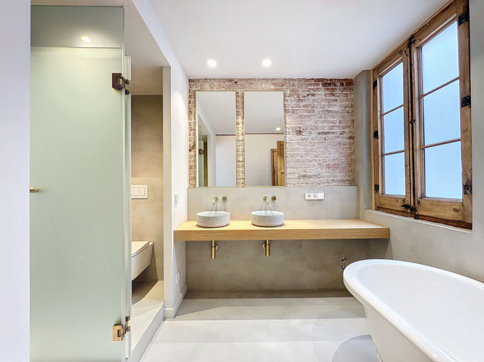 Image No.44-3 Bed Property for sale