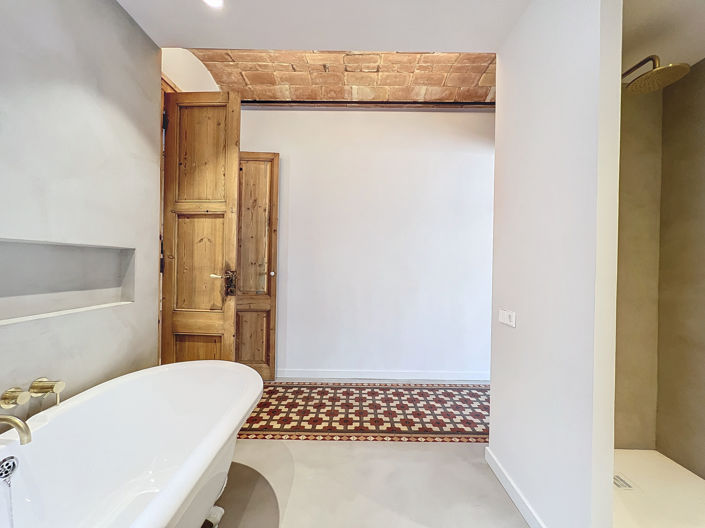 Image No.47-3 Bed Property for sale