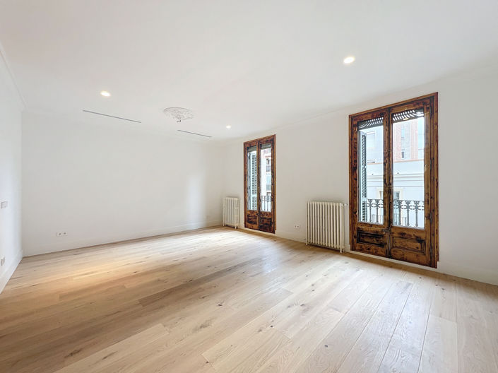 Image No.10-3 Bed Property for sale