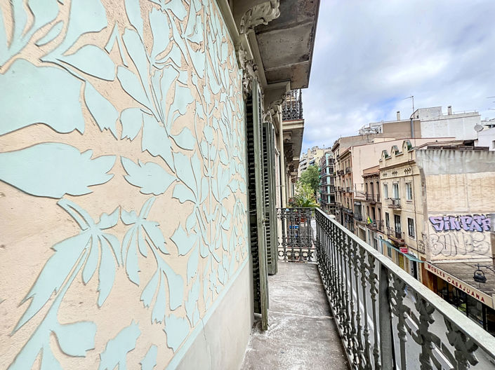 Image No.12-3 Bed Property for sale