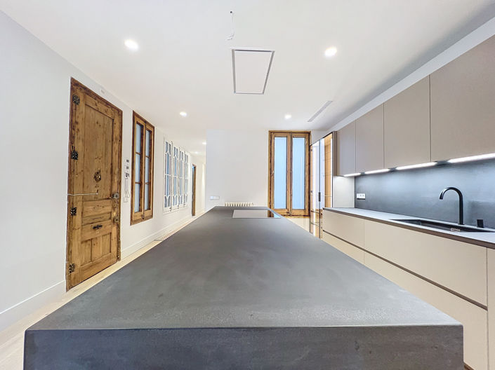 Image No.13-3 Bed Property for sale