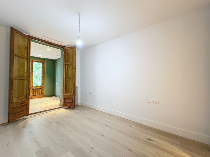 Image No.43-3 Bed Property for sale