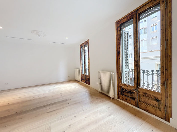 Image No.8-3 Bed Property for sale