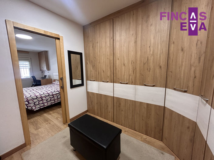 Image No.12-4 Bed Property for sale