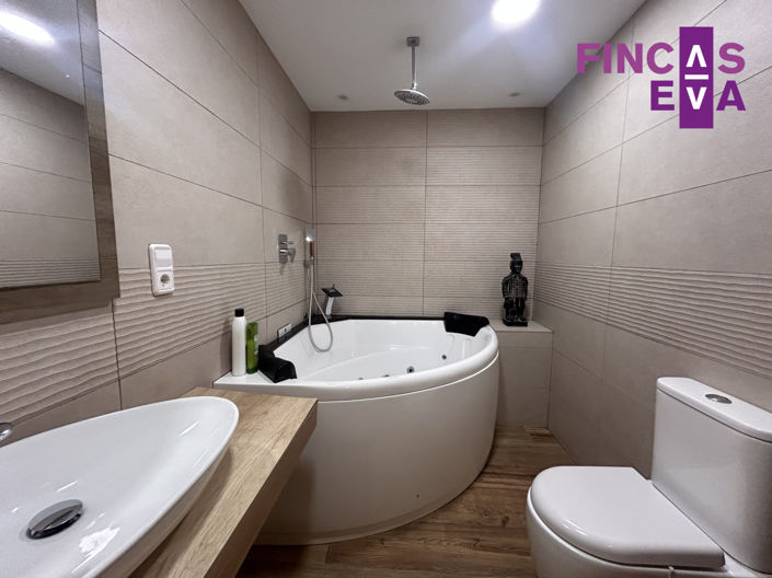 Image No.16-4 Bed Property for sale