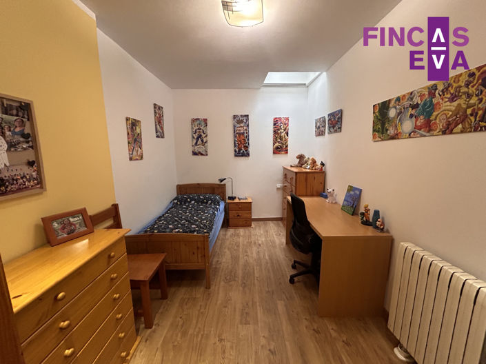 Image No.25-4 Bed Property for sale