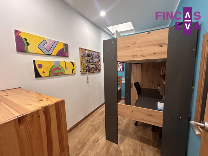 Image No.30-4 Bed Property for sale