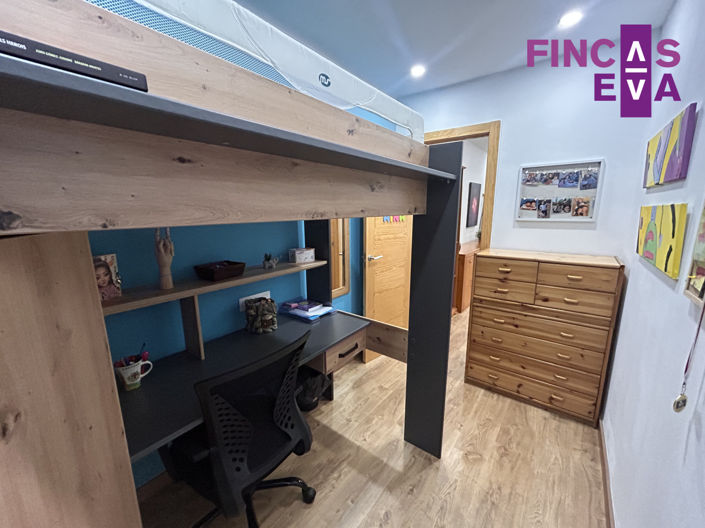 Image No.32-4 Bed Property for sale