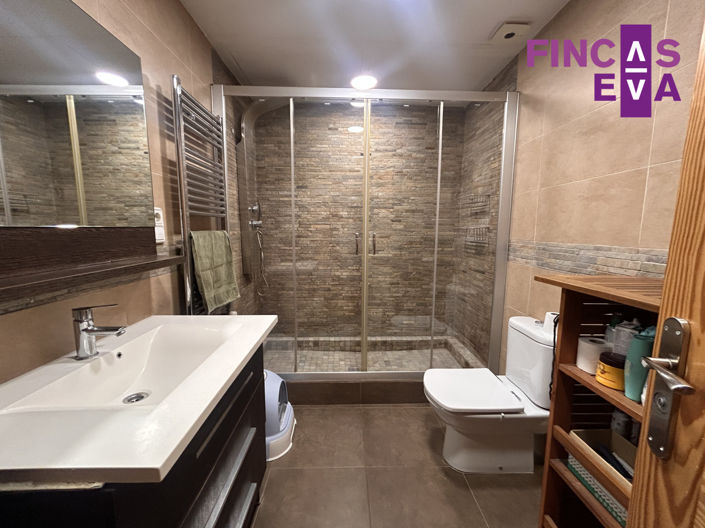 Image No.41-4 Bed Property for sale