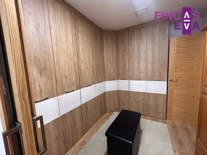 Image No.11-4 Bed Property for sale