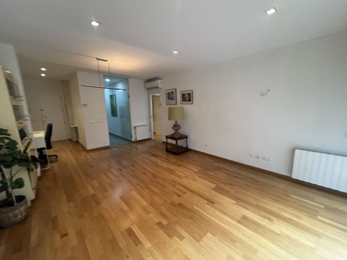 Image No.11-3 Bed Property for sale