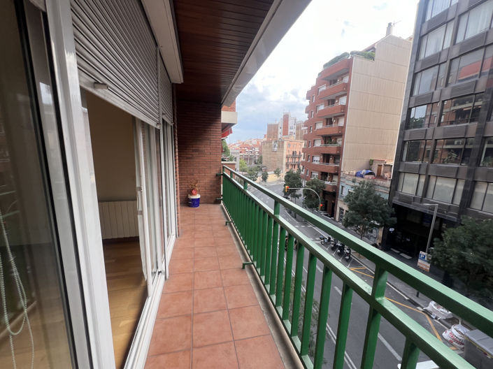 Image No.14-3 Bed Property for sale