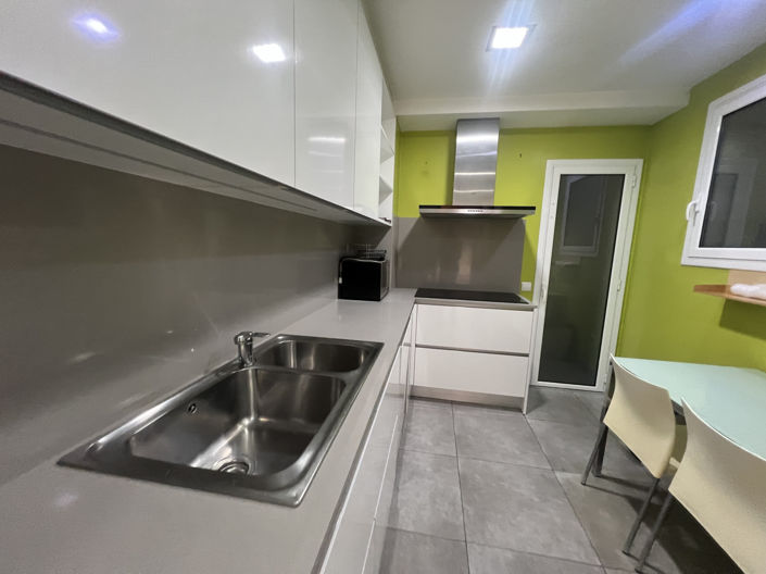 Image No.23-3 Bed Property for sale