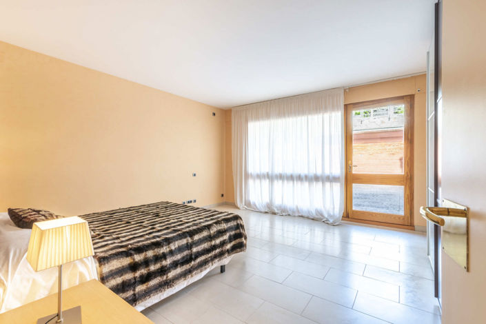 Image No.11-5 Bed Property for sale