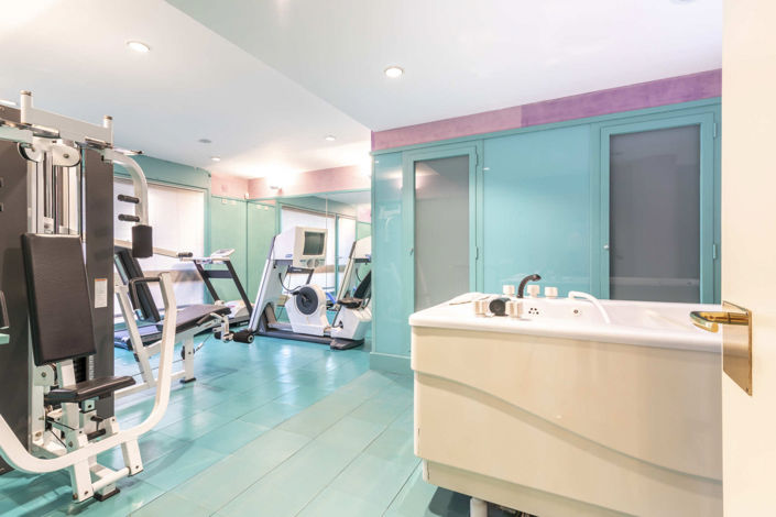 Image No.16-5 Bed Property for sale