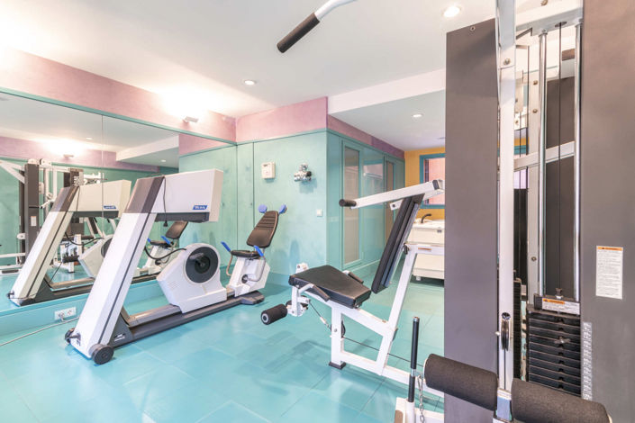 Image No.20-5 Bed Property for sale