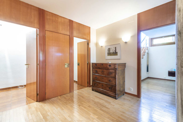 Image No.24-5 Bed Property for sale