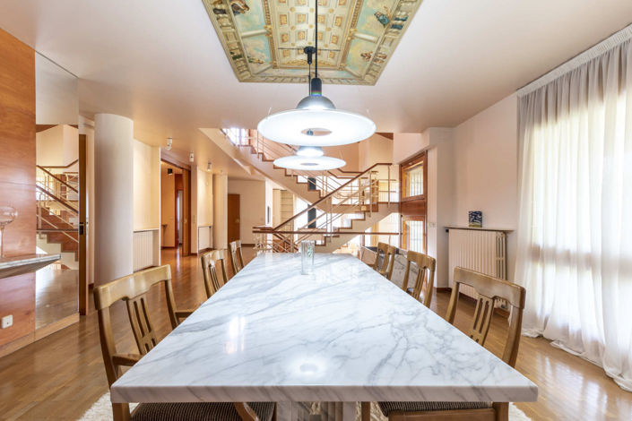 Image No.40-5 Bed Property for sale