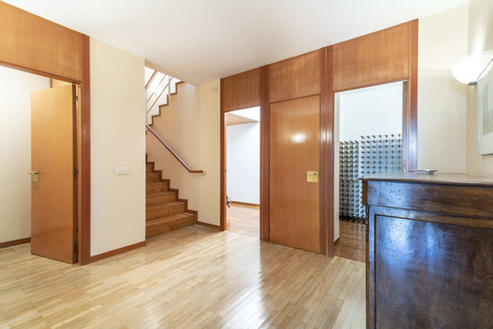 Image No.5-5 Bed Property for sale