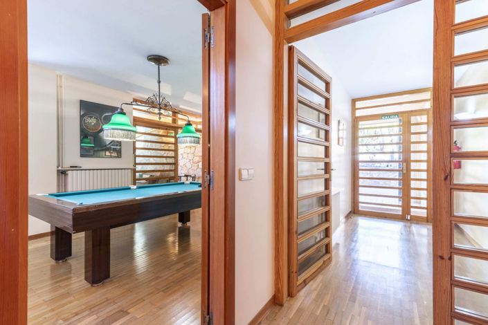 Image No.6-5 Bed Property for sale