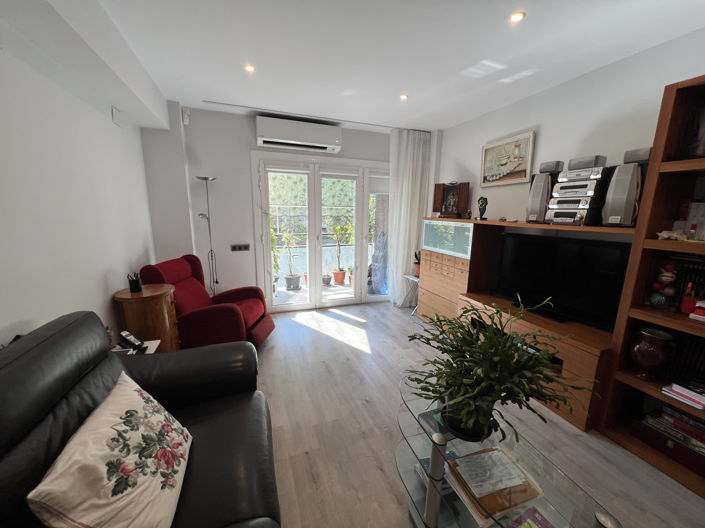 Image No.10-3 Bed Property for sale