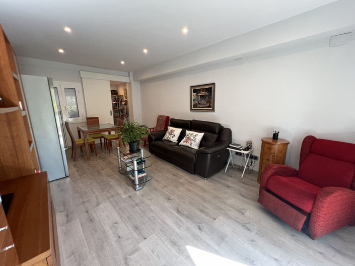 Image No.12-3 Bed Property for sale