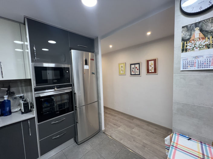 Image No.24-3 Bed Property for sale