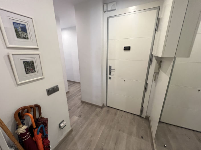 Image No.28-3 Bed Property for sale