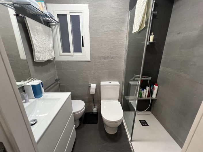 Image No.40-3 Bed Property for sale