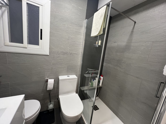 Image No.45-3 Bed Property for sale